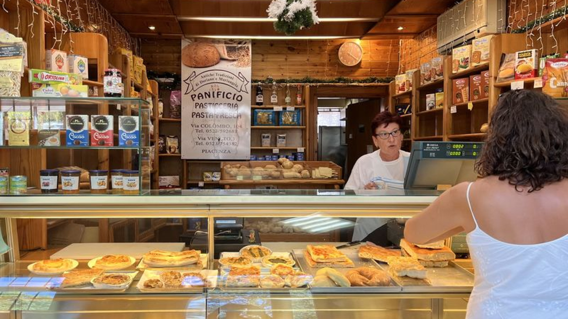 Caro bollette, Mariangela: "Costretta ad aumentare il prezzo del pane"