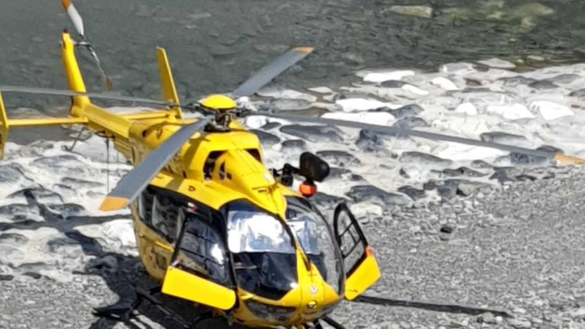 Gazzola, si tuffa in Trebbia e sbatte la testa contro un sasso: attivato elisoccorso