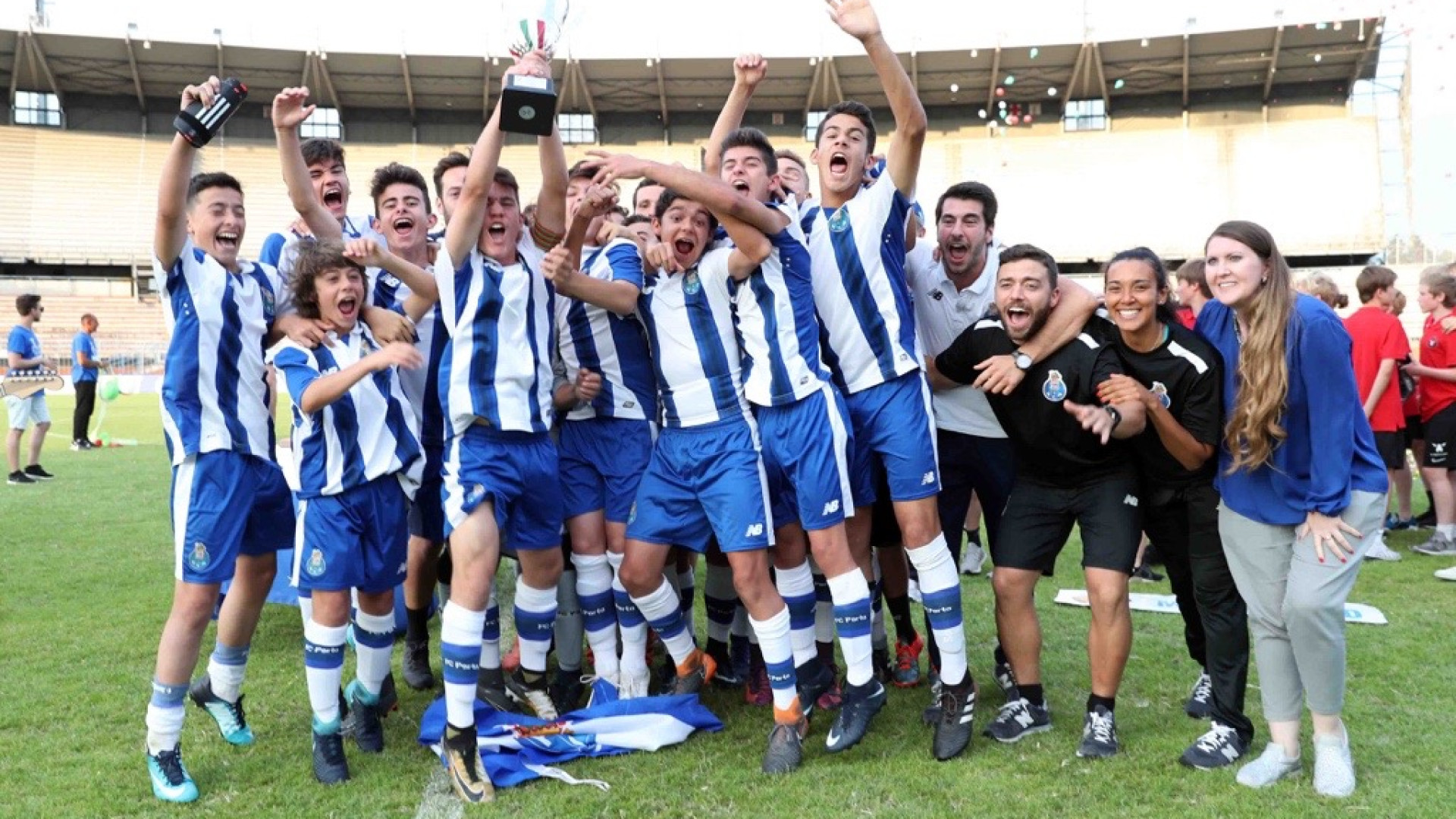 Spettacolo al Garilli, il Porto supera la Fiorentina e si aggiudica la European Youth Cup. FOTO