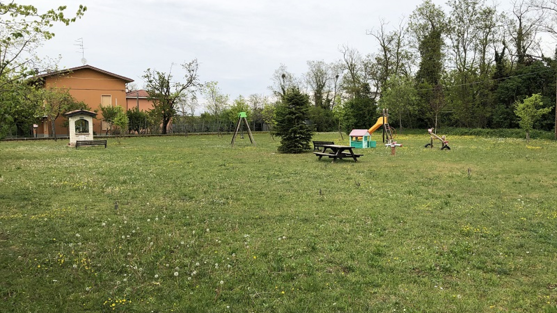Rigenerazione urbana per piazze e parchi di Rivergaro. Ad Ancarano "balena bianca"