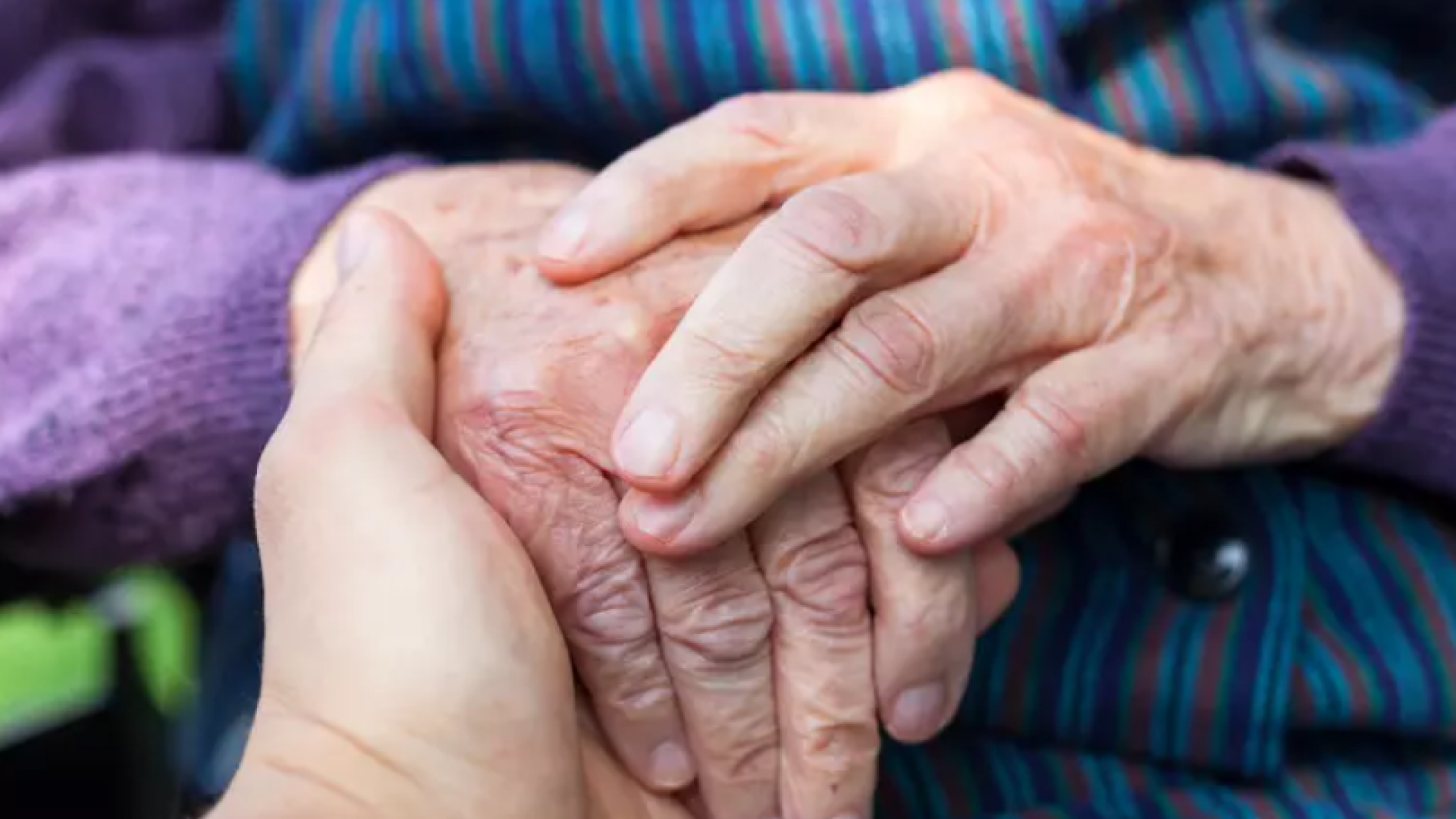 "Malati di Alzheimer mai soli": centro di ascolto e iniziative per le famiglie