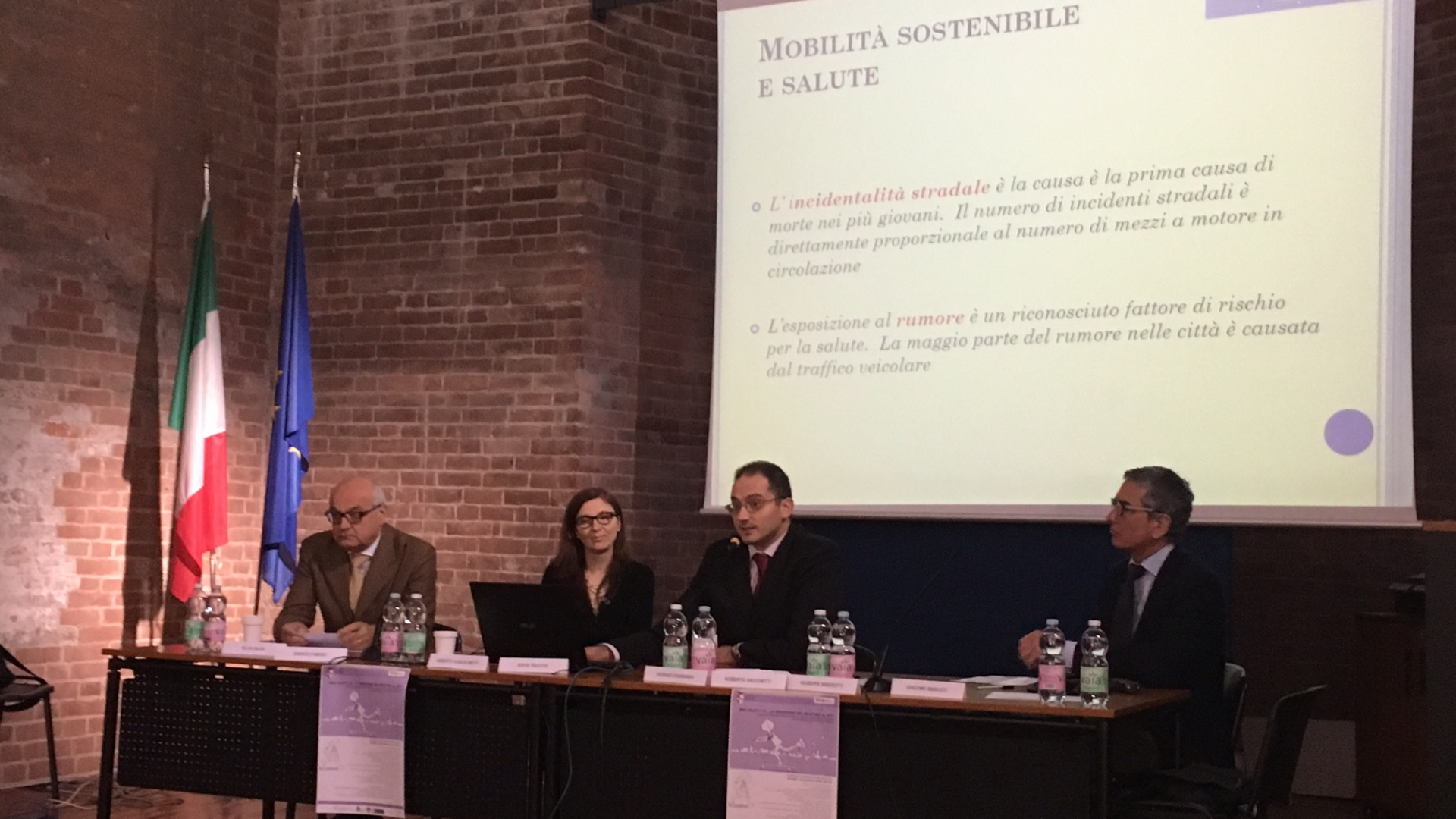 Malattie respiratorie e stili di vita, i pediatri: "Ritardare l'uso dei dispositivi digitali per i bambini"