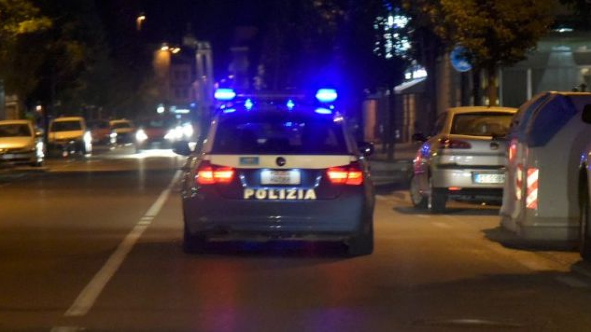 Serbi contro bosniaci in via Beati. Dopo i cori la violenta rissa: 3 feriti e 4 denunciati