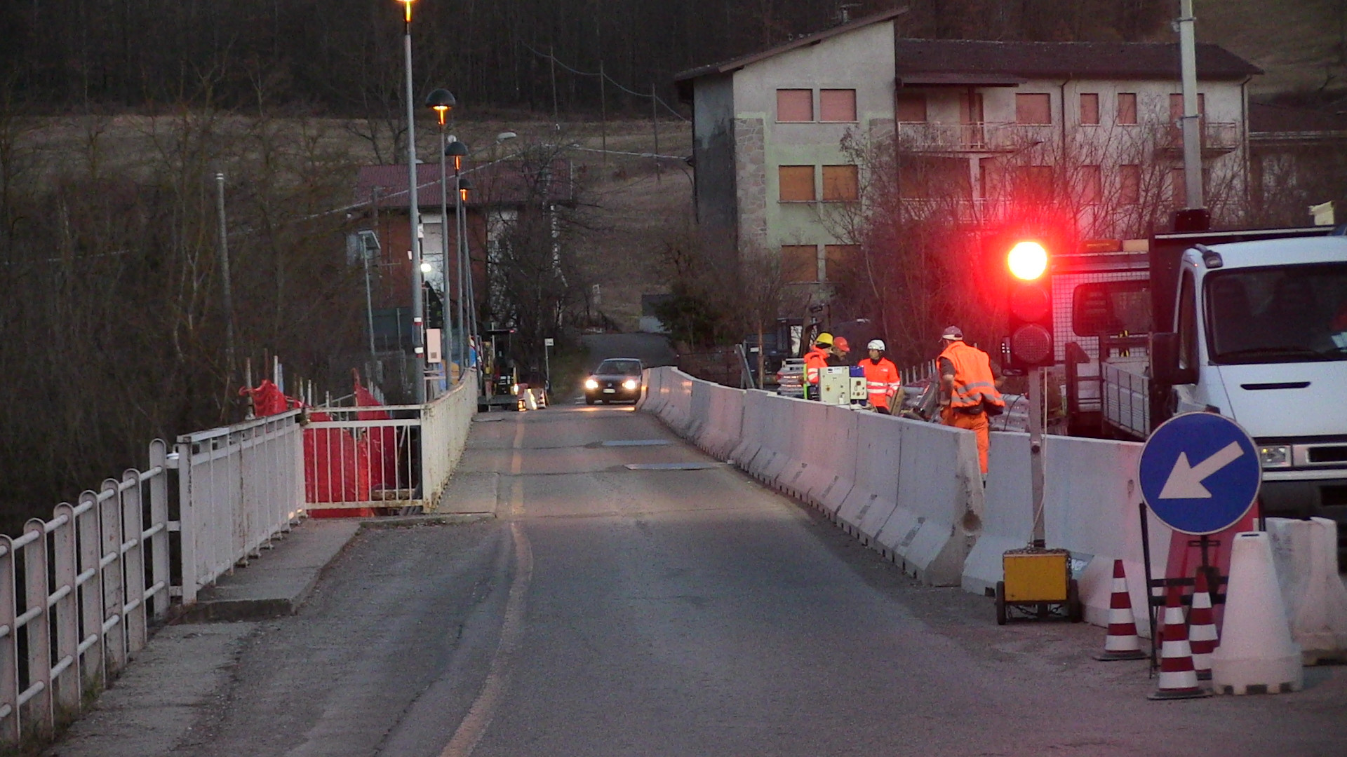 Ponte sul Nure a Farini, lavori nella notte. Già riaperto al transito