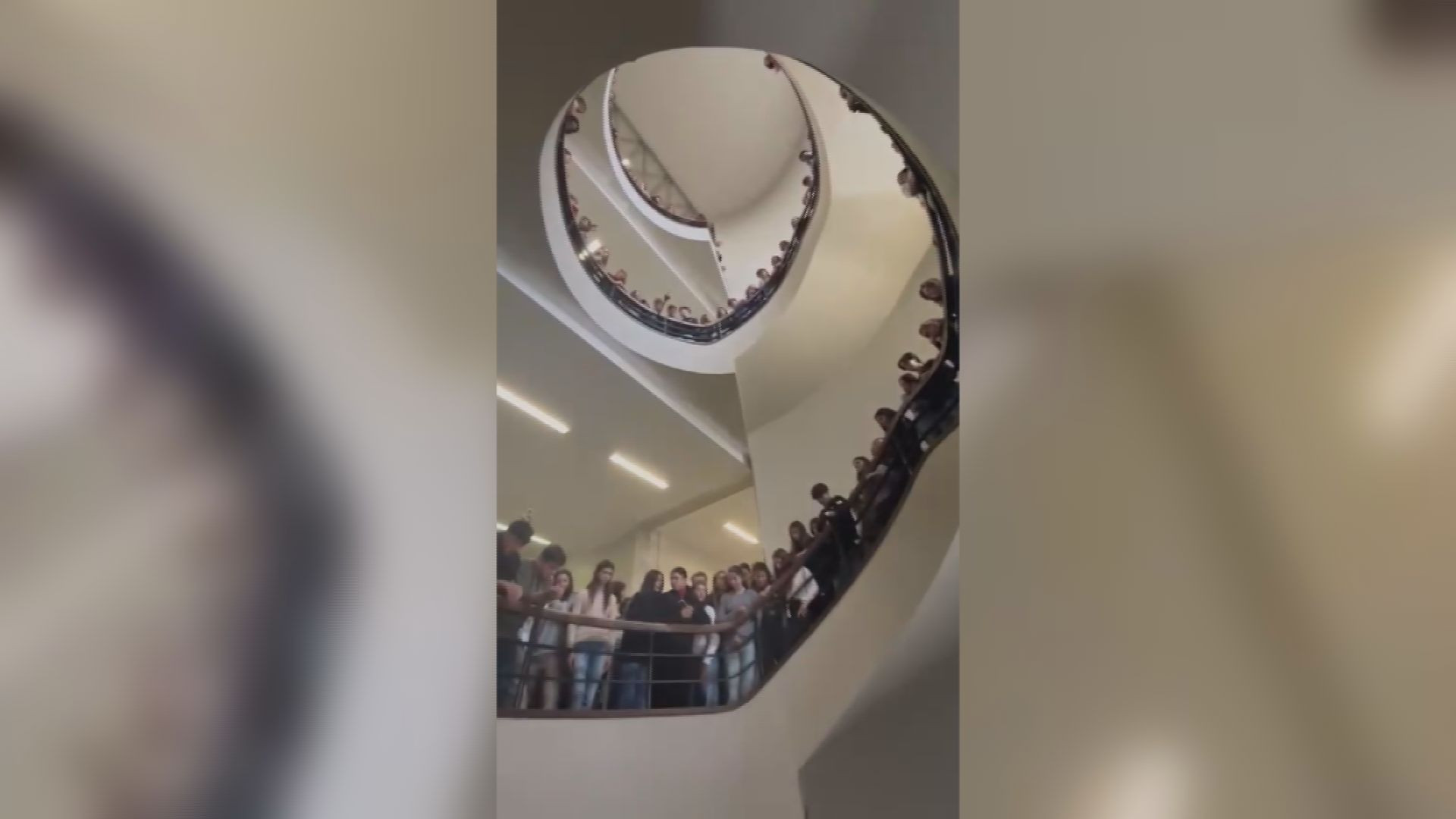 Protesta degli studenti del Gioia: "No assemblea online ma aggregazione collettiva"