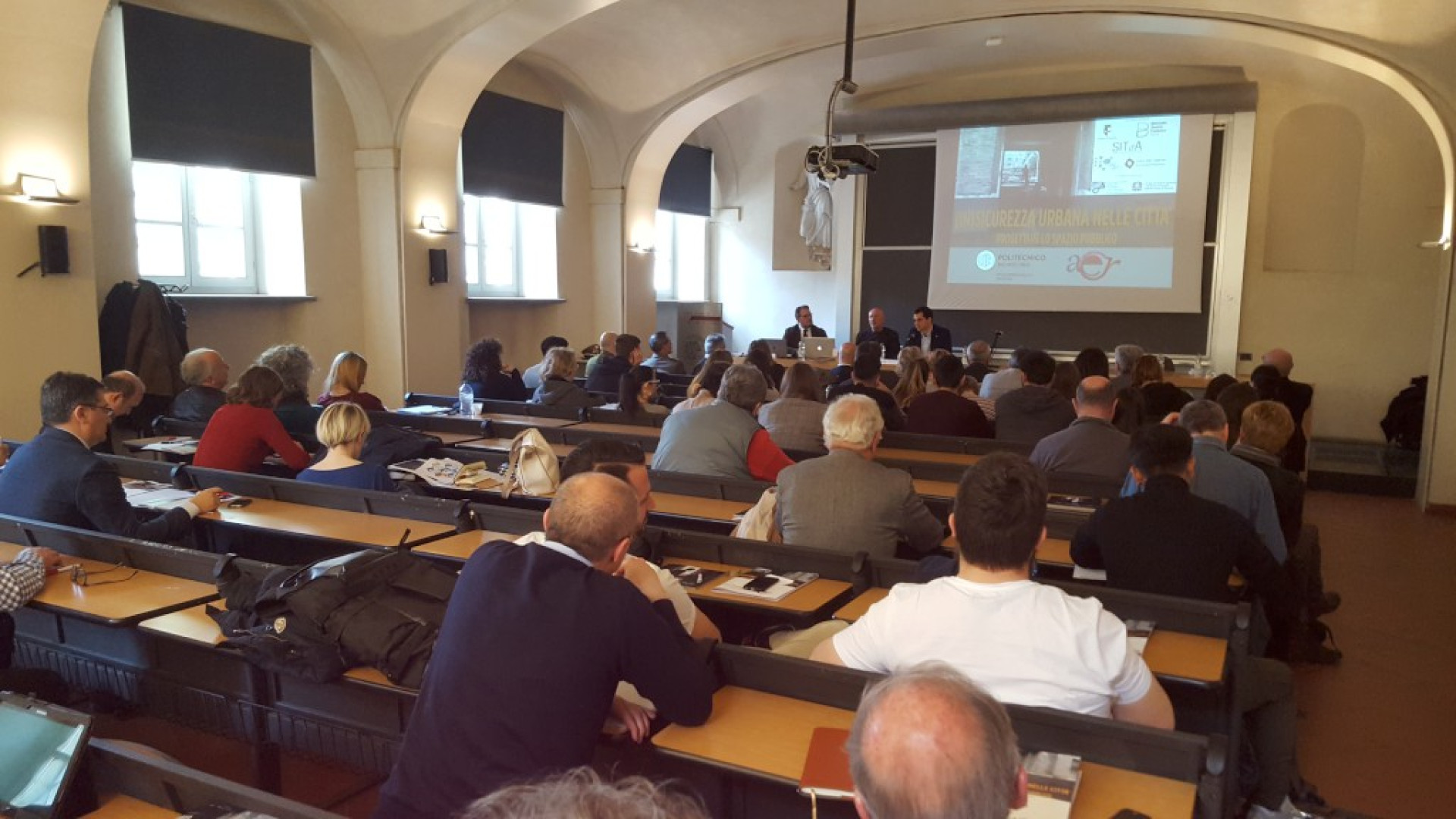 Luce, appartenenza, educazione: la sicurezza urbana in spazi pubblici