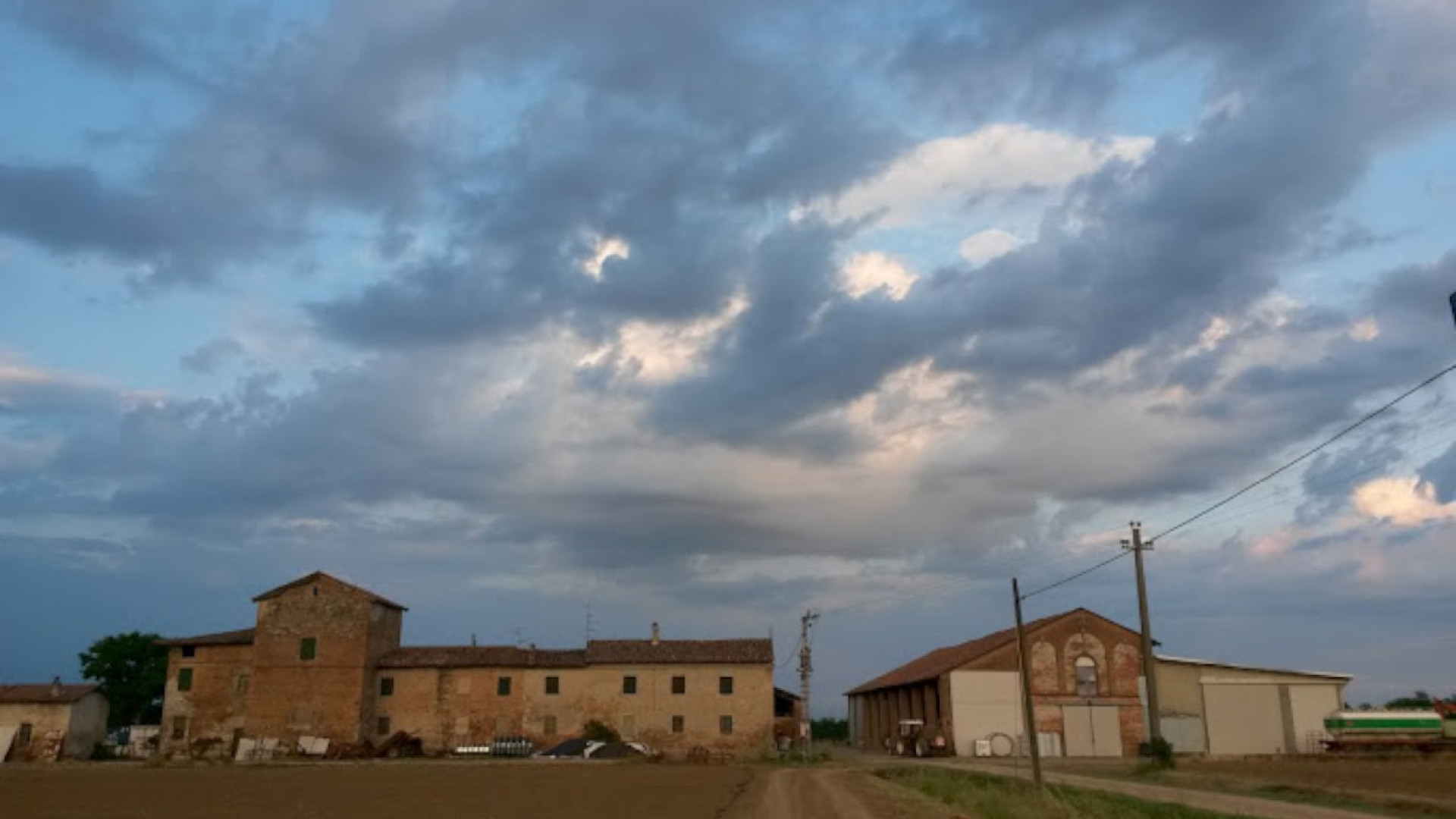 Truffatori on line rubano |l'identità di un'azienda agricola piacentina