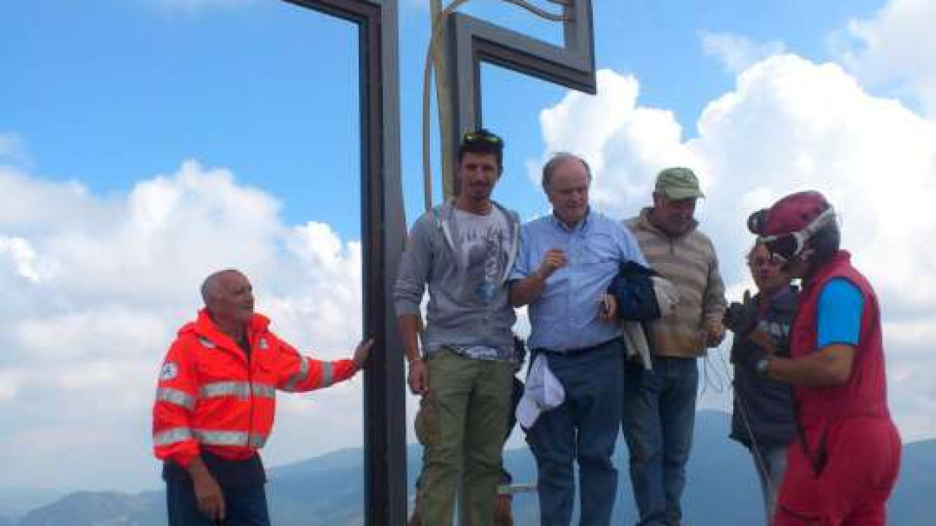 Nuova croce sul Carevolo. Domenica inaugurazione con il vescovo Ambrosio